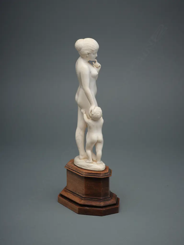 Indian ivory/wood figure, Image 1++